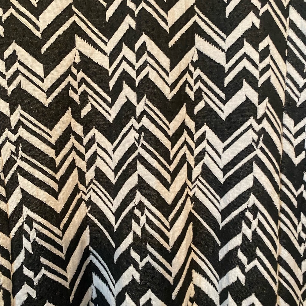 True Envy Black and White  Sleeveless Dress - Picture 7 of 12